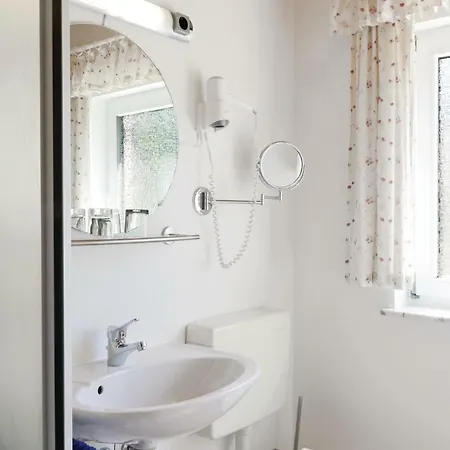 Amazing In With 2 Bedrooms